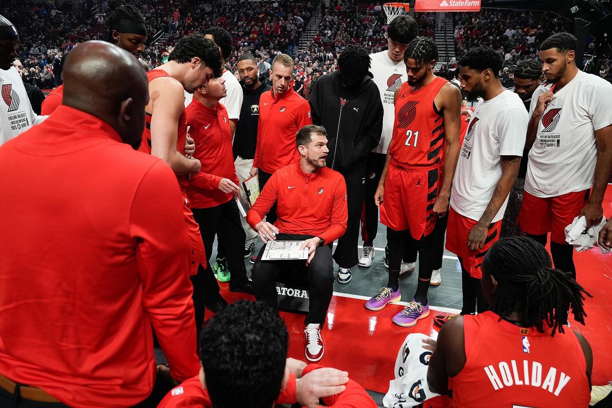 这场要生涯之夜！克林根半场12中7&三分3中2砍下21分8板2帽