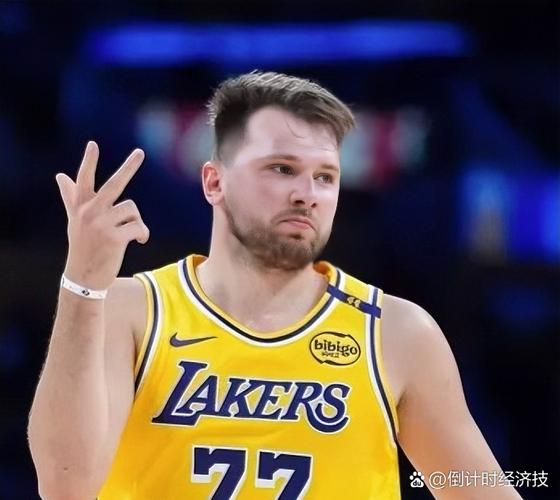 东契奇三罚不中&海斯两罚不中!湖人首节罚球7中2火箭没有罚球