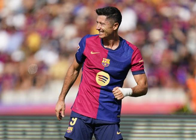 弗里克：中场时我要求球员更加精准莱万说他有能量留在比赛中