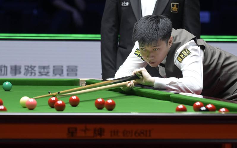 两杆破百+两杆50+!赵心童51克雷吉,晋级斯诺克世界公开赛16强