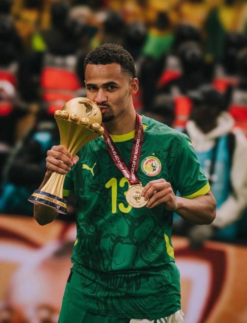 盖耶社媒谈塞内加尔被剥夺冠军：没人能夺走我们夺冠的回忆