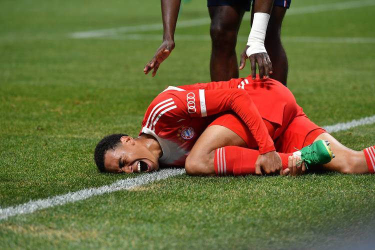 记者：拜仁冬窗新援巴拉恩迪亚耶关节囊损伤，预计缺席三到四周