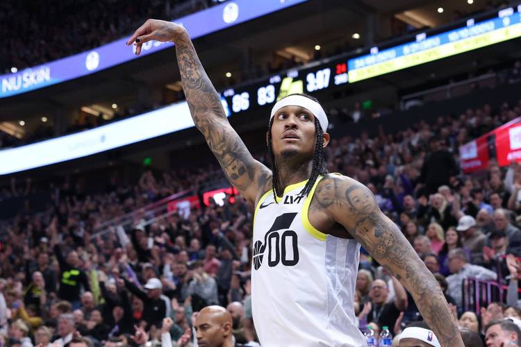 传射俱佳！皮特森半场12中7砍下21分7助三分9中4