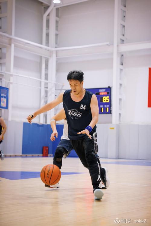 进攻真滴稳！王睿泽打满半场10中5&三分6中3贡献13分