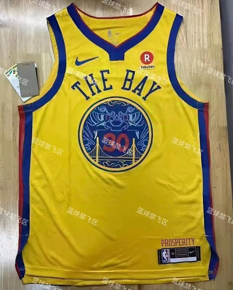 30号球衣退役！库里：恭喜父亲他是我的领路人比我还要爱篮球