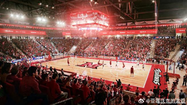 普渡大学后卫布雷登史密斯送出第1077次助攻成NCAA历史助攻王