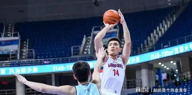 积极高效！郭凯半场5中5拿下12分5板1助4前场板
