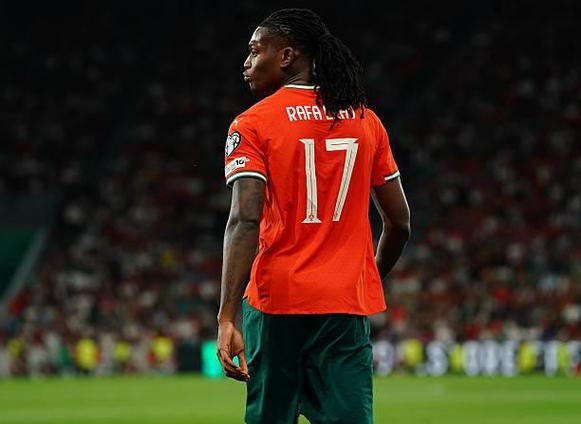 米体：阿莱格里曾要求莱奥更多帮助球队，莱奥身心俱疲说他做不到