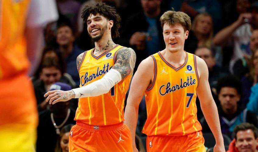 克尼佩尔单季247记三分队史第二要成首个夺联盟赛季三分王新秀