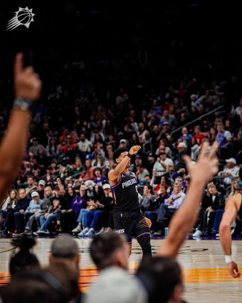 有说法穆雷常规赛生涯对布克19胜2负对阵太阳22胜5负