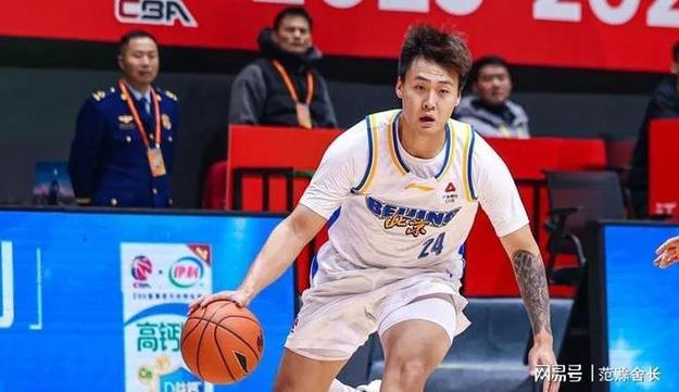 媒体人：斯佩尔曼在面对大部分CBA球队的时候他都有着错位优势