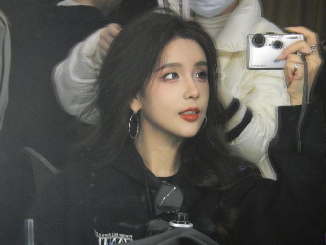 Rita晒照：汇报今日塔，运动服逛gai太舒服喇！