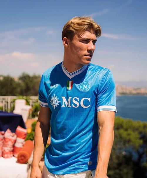 打出身价！23岁霍伊伦一年身价涨1500万，那不勒斯买断总价5000万