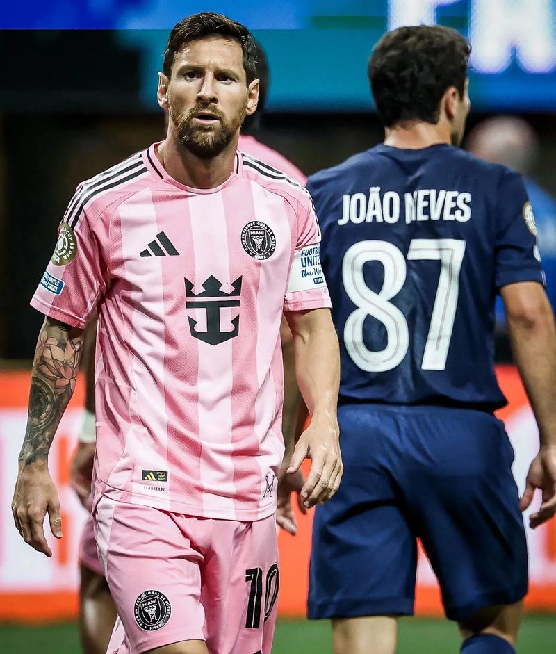 梅西+埃及梅西英媒：迈阿密愿报价萨拉赫但需空出指定球员名额