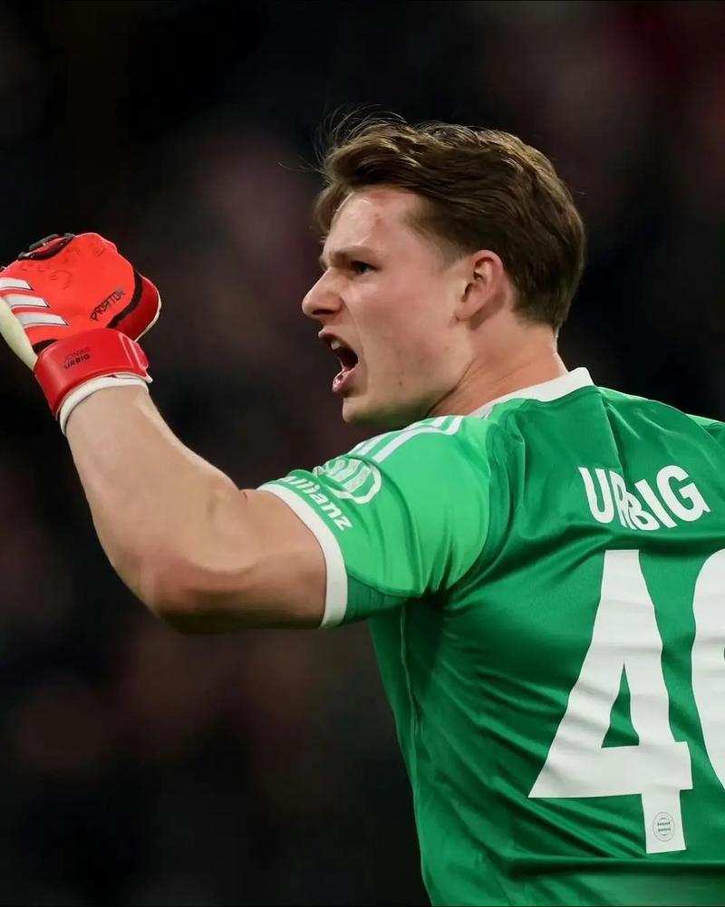 乌尔比希因伤退出，德天空：纳格尔斯曼补招奥格斯堡门将达门