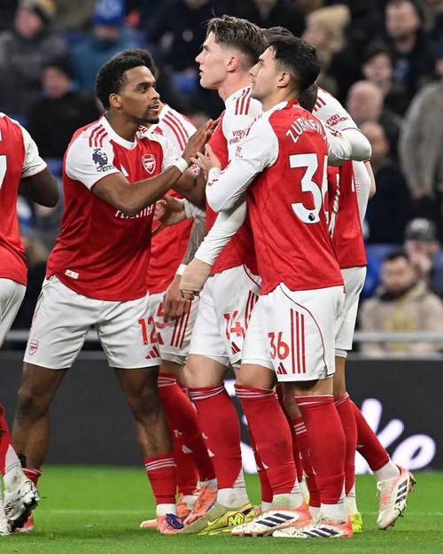 瑞典门将扑救后直接大脚助攻，约克雷斯梅开二度！瑞典已两球领先