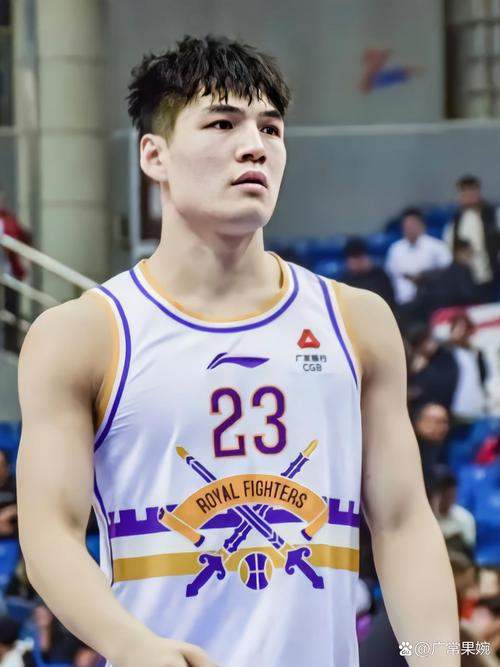 可以了！陈国豪全场6投4中拿到平个人赛季最高12分另1助1断1帽