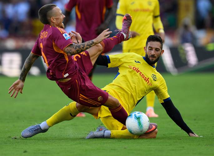 马伦：意大利的足球风格非常适合我，在罗马我们强调进攻