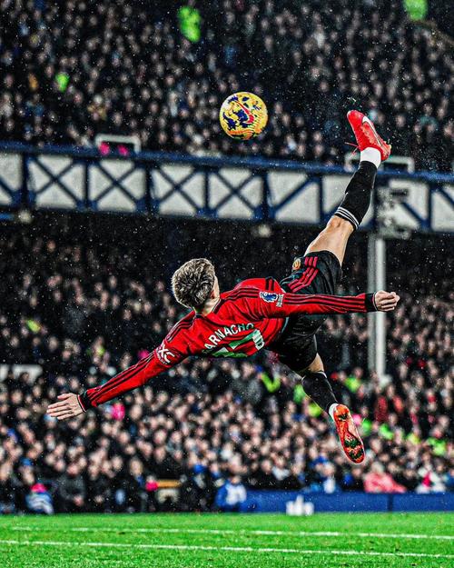 镜报：加纳乔超速驾驶被定罪，超速事件发生在离开曼联前4天