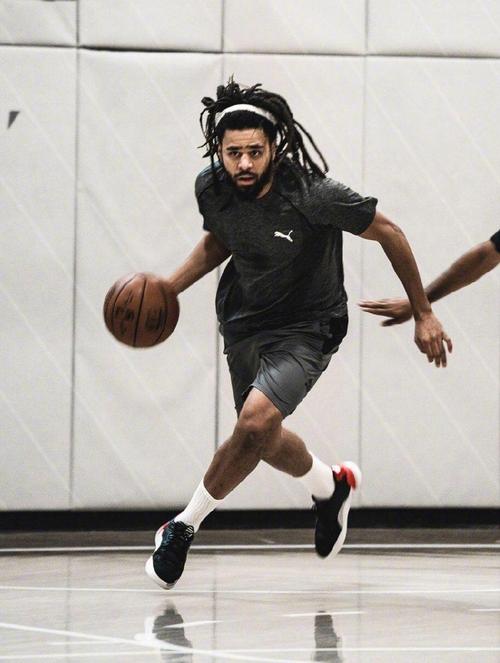 直播吧：同曦签约J.Cole肯定会让他出场未来寻求多维度与NBA合作