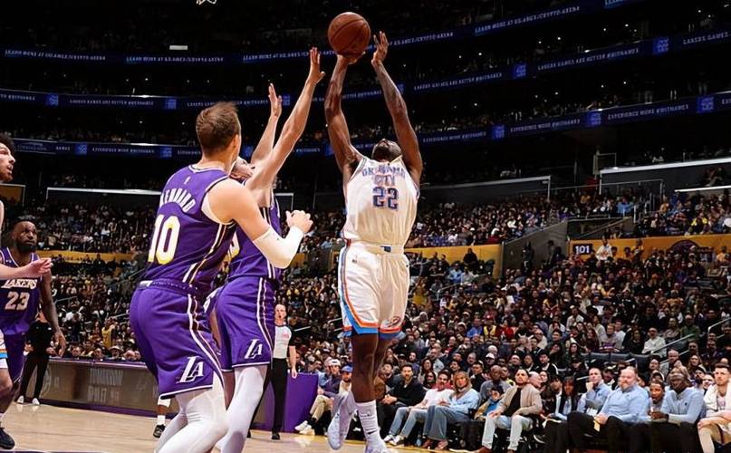 华莱士：不会刻意追求入选最佳防守阵容但若能得到这意义重大