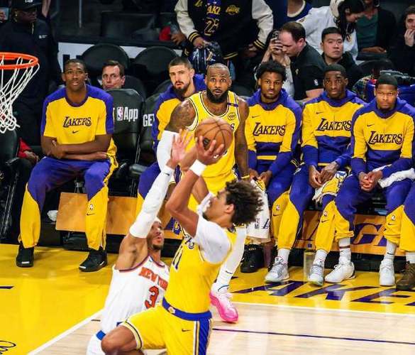 2月6号尼克斯vs湖人？尼克斯 湖人nba尼克斯对湖人视频直播？