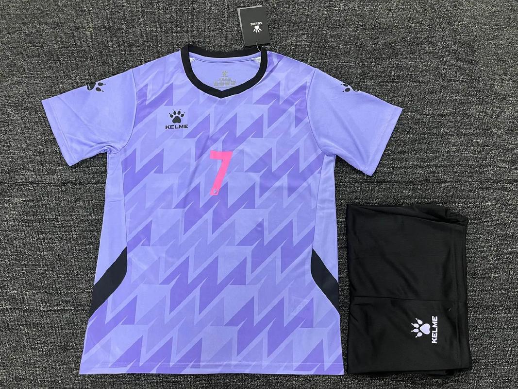 卡尔美足球服会缩水吗，卡尔美足球装备怎么样